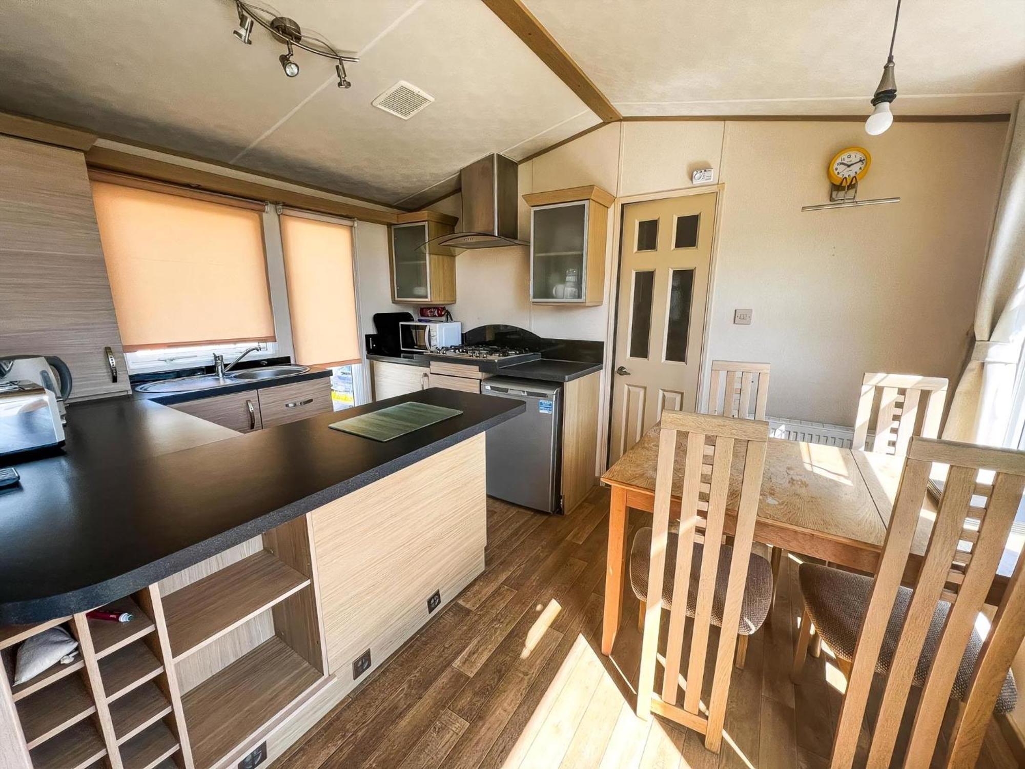 Great 6 Berth Caravan By The Beach At California Cliffs In Scratby Ref 50010L Great Yarmouth Esterno foto